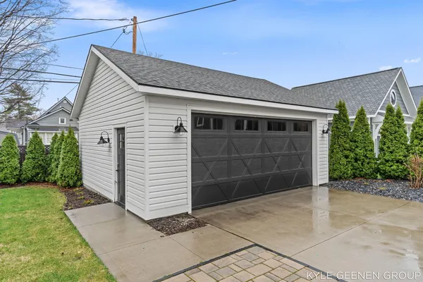 $825,000 | 140 West 10th Street, Holland, MI 49423