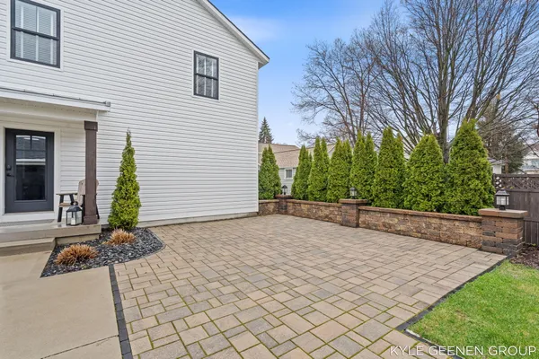$825,000 | 140 West 10th Street, Holland, MI 49423