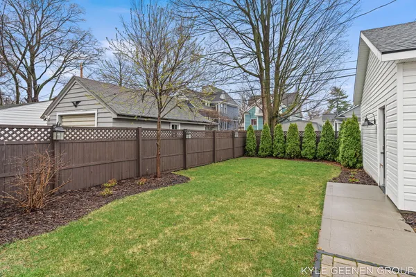 $825,000 | 140 West 10th Street, Holland, MI 49423