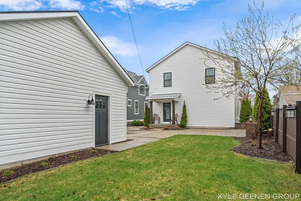 $825,000 | 140 West 10th Street, Holland, MI 49423
