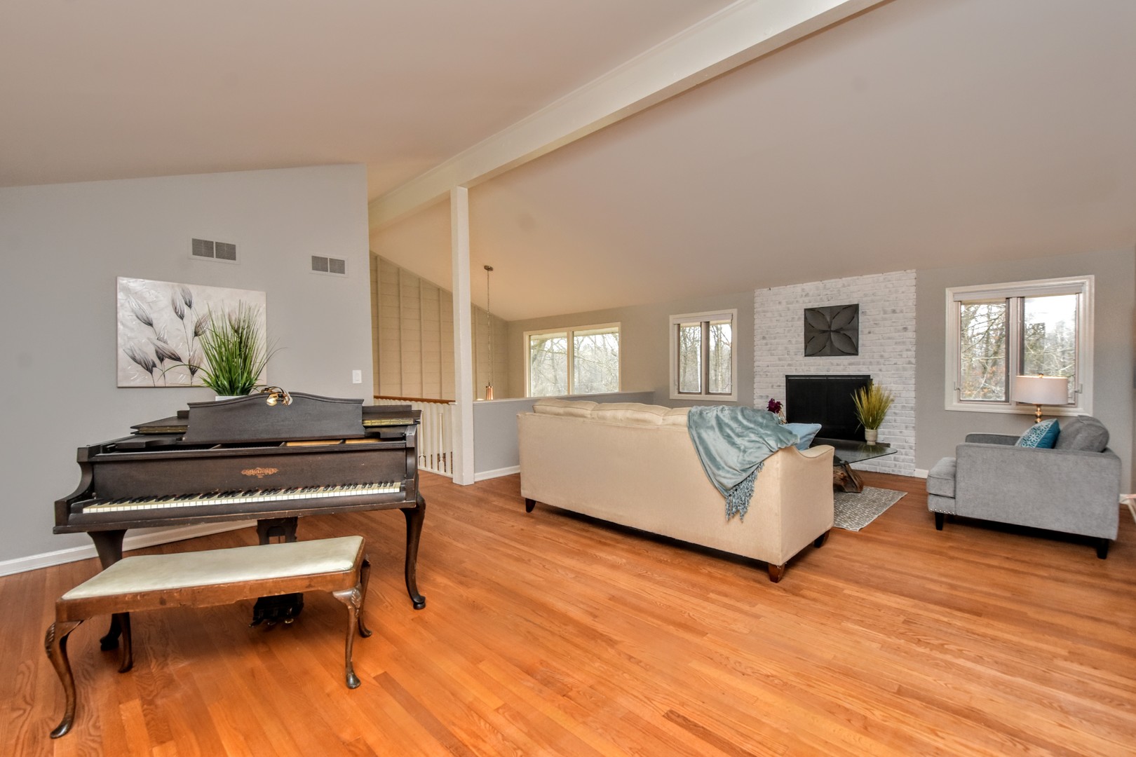 793 Cherokee Road Lake Forest, IL 60045 - Photo 21 of 39 a living room with furniture and wooden floor