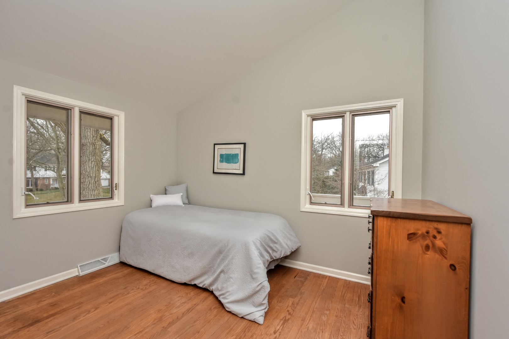 793 Cherokee Road Lake Forest, IL 60045 - Photo 28 of 39 a bedroom with a bed and a window