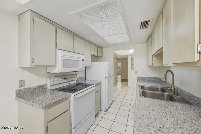 $400,000 | 6120 East Augusta Circle, Mesa, AZ 85215