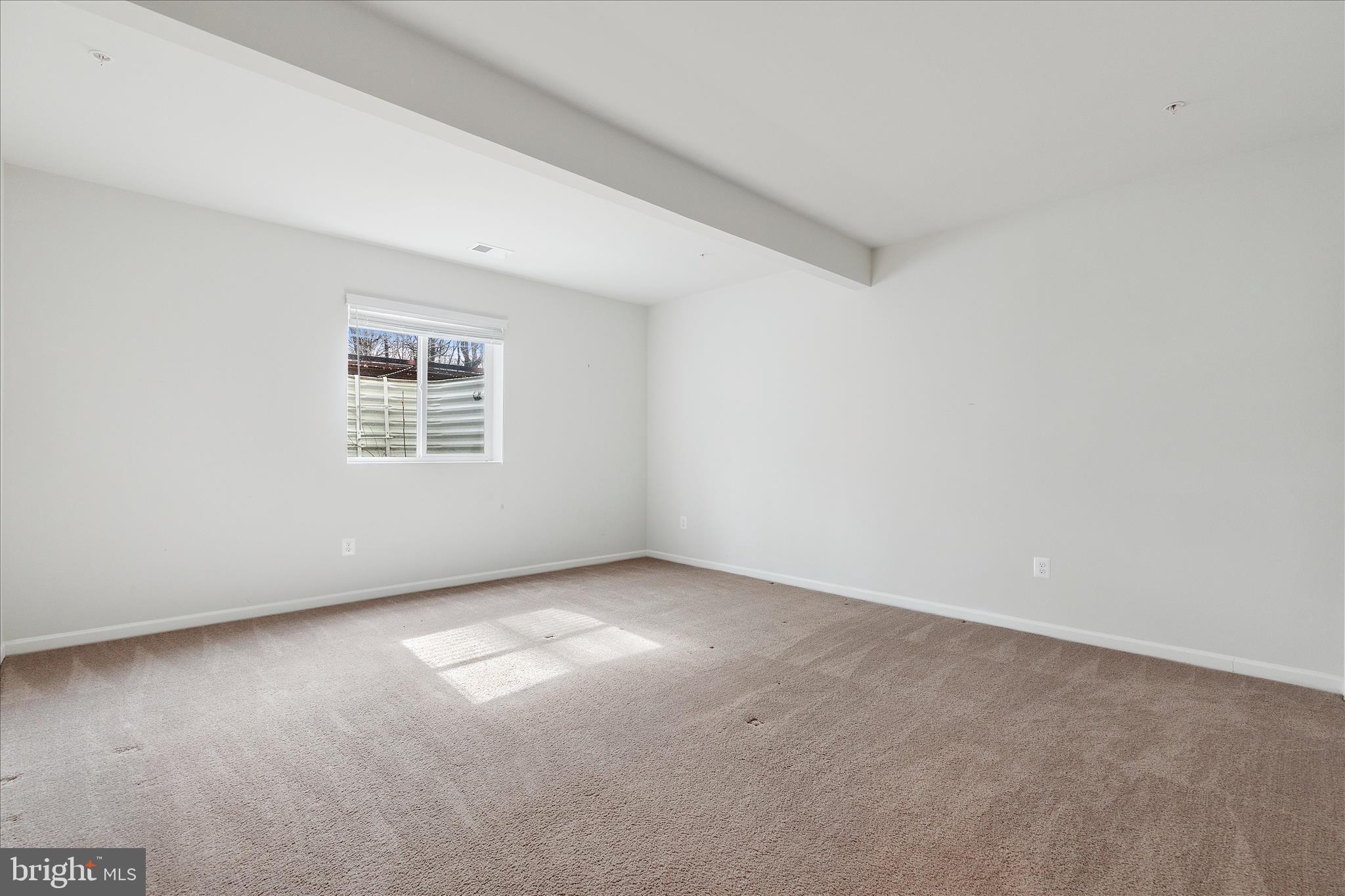 12706 Broughton Bluff Brandywine, MD 20613 - Photo 28 of 35 an empty room with windows