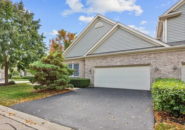 $448,900 | 4051 Willow View Drive, Lake In The Hills, IL 60156
