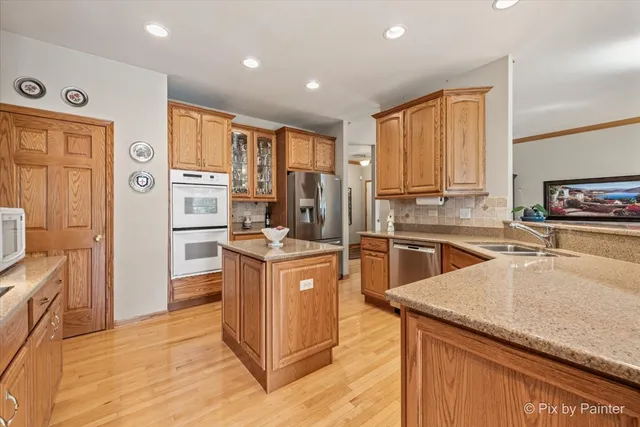 $448,900 | 4051 Willow View Drive, Lake In The Hills, IL 60156