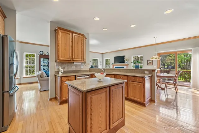 $448,900 | 4051 Willow View Drive, Lake In The Hills, IL 60156