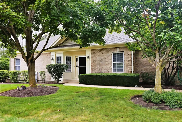 $448,900 | 4051 Willow View Drive, Lake In The Hills, IL 60156