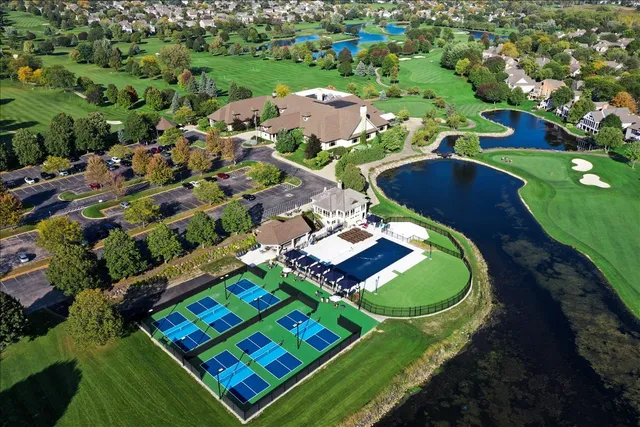 $448,900 | 4051 Willow View Drive, Lake In The Hills, IL 60156