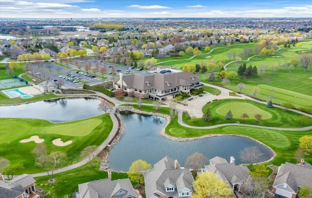 $448,900 | 4051 Willow View Drive, Lake In The Hills, IL 60156