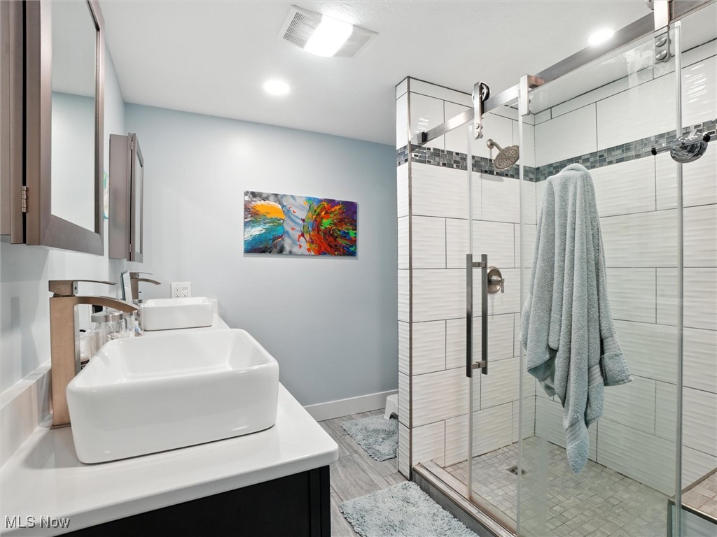 14034 Goodwin Street Burton, OH 44021 - Photo 41 of 48 Primary Bathroom