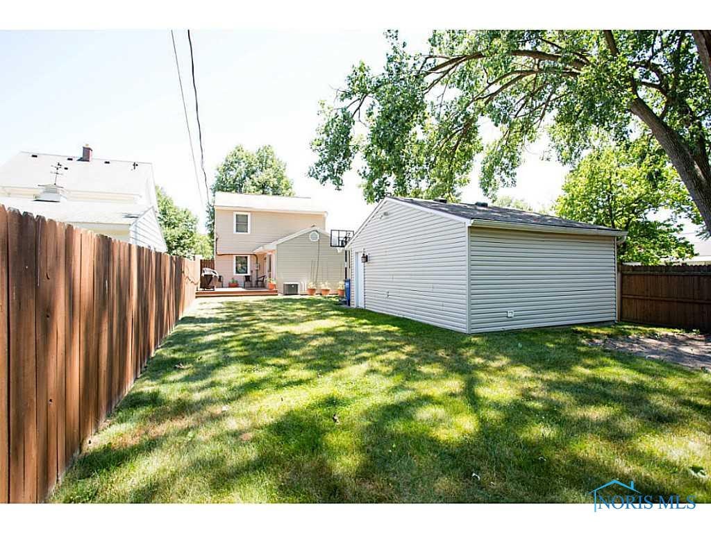 4111 Grantley Road Toledo, OH 43613 - Photo 19 of 19 Exterior Back.