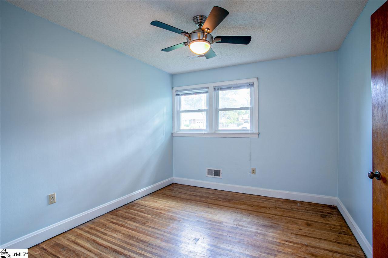 104 Robin Hood Road Greenville, SC 29607 - Photo 11 of 24