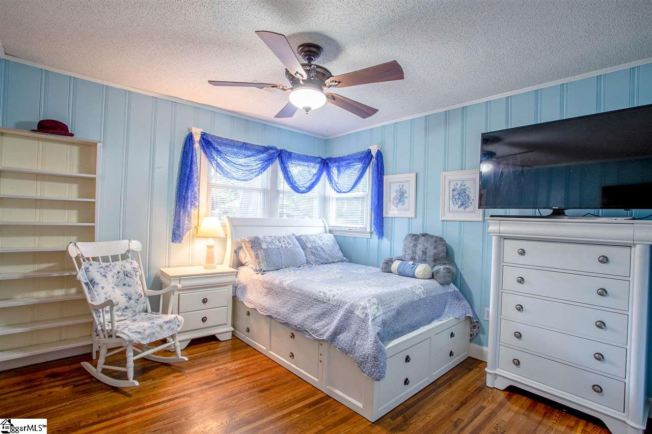 104 Robin Hood Road Greenville, SC 29607 - Photo 12 of 24