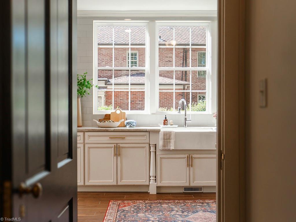 808 West Willowbrook Drive Burlington, NC 27215 - Photo 12 of 36