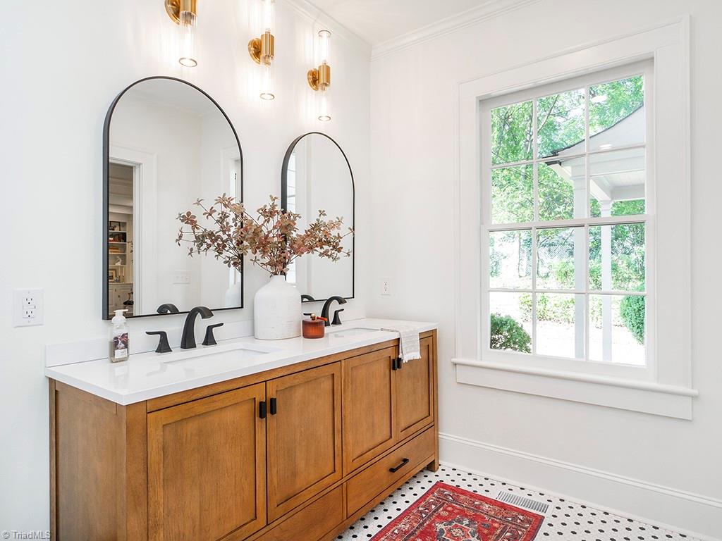 808 West Willowbrook Drive Burlington, NC 27215 - Photo 20 of 36