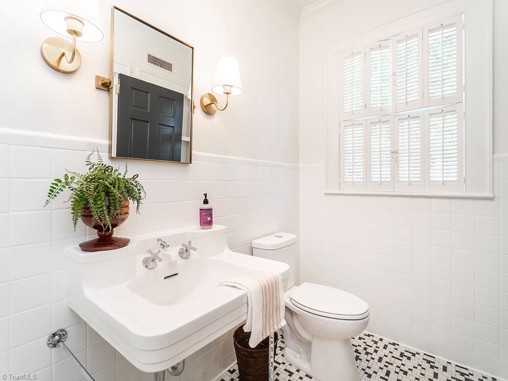 808 West Willowbrook Drive Burlington, NC 27215 - Photo 22 of 36