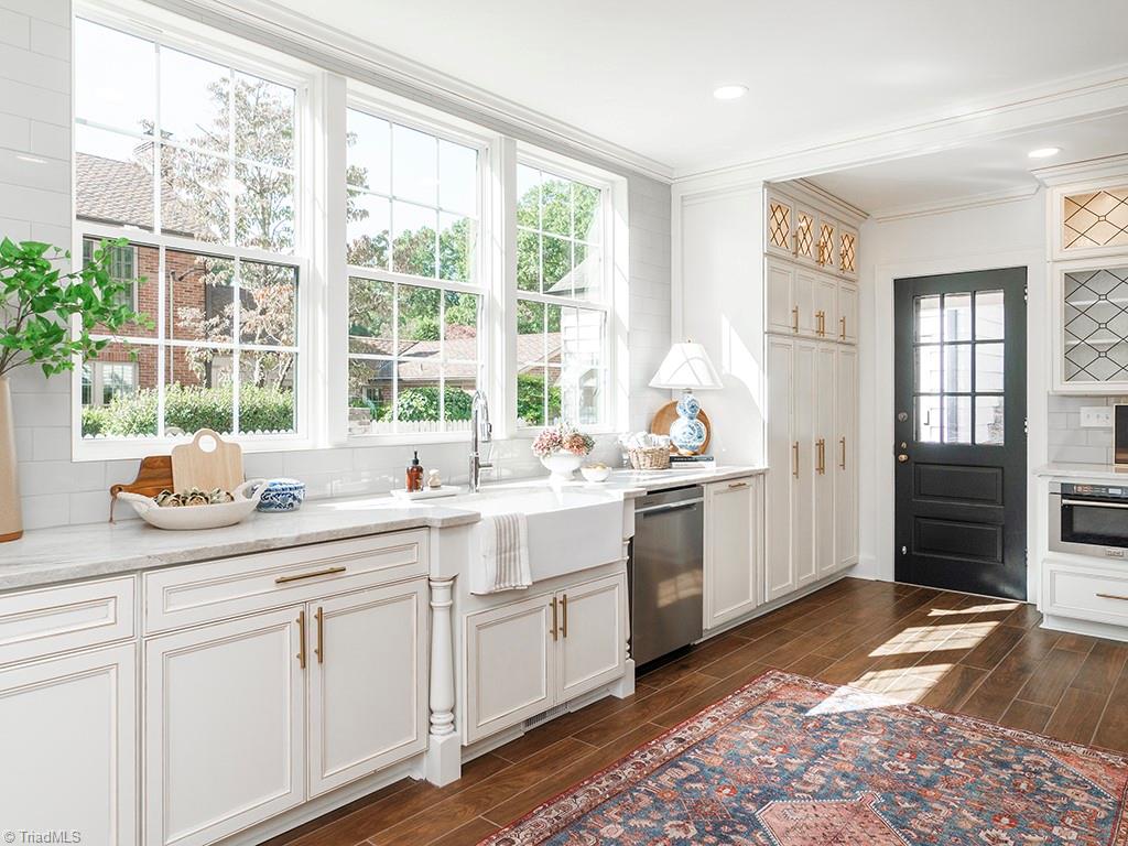 808 West Willowbrook Drive Burlington, NC 27215 - Photo 8 of 36