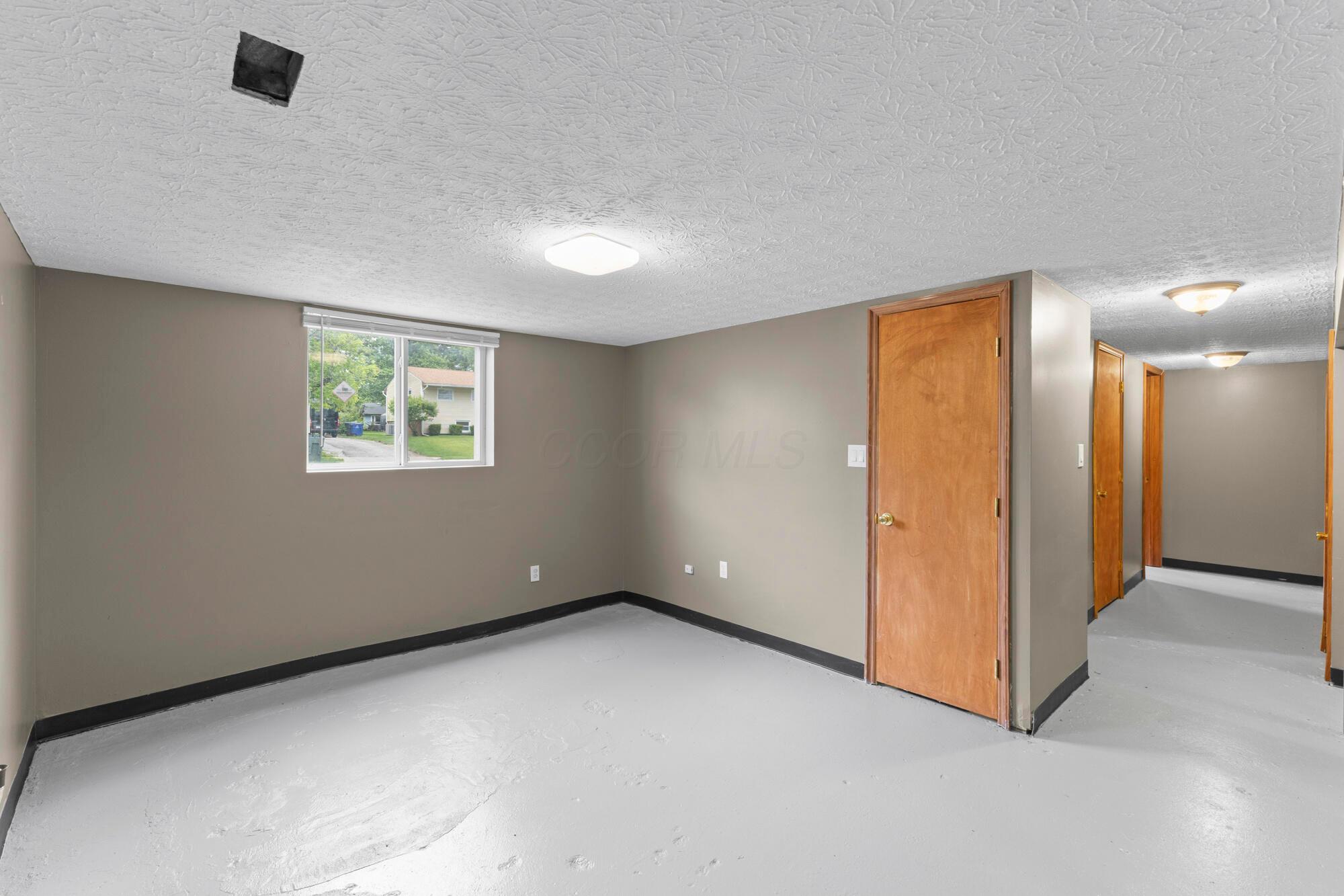 1905 Woodcrest Road Columbus, OH 43232 - Photo 26 of 47 Gallery Image 26