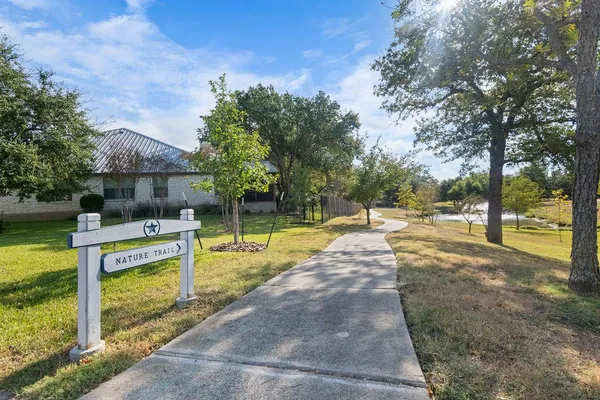 $2,950 | 201 Bending Oaks Trail, Fredericksburg, TX 78624