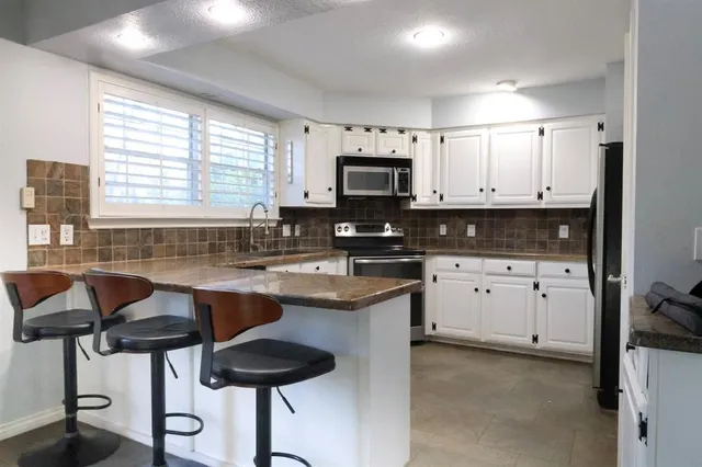 $3,800 | 740 Peavy Road, Dallas, TX 75218