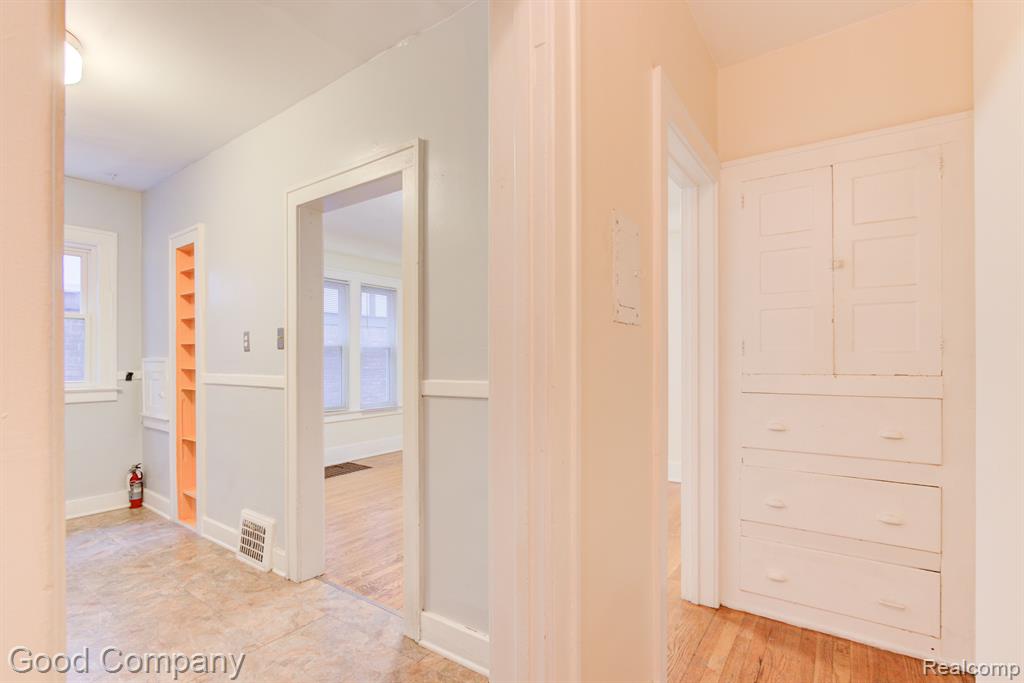 492 Withington Street, Unit 3 Ferndale, MI 48220 - Photo 11 of 30
