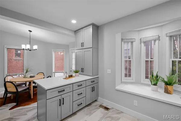 $529,900 | 2406 South 13th Street, St. Louis, MO 63104
