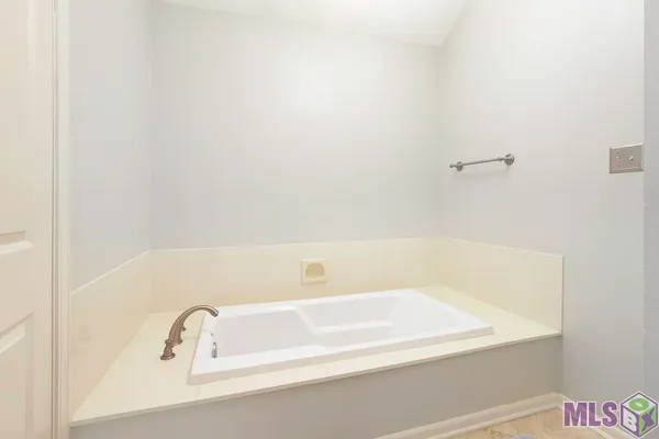 $1,950 | 11941 Mirkwood Avenue, Baton Rouge, LA 70810