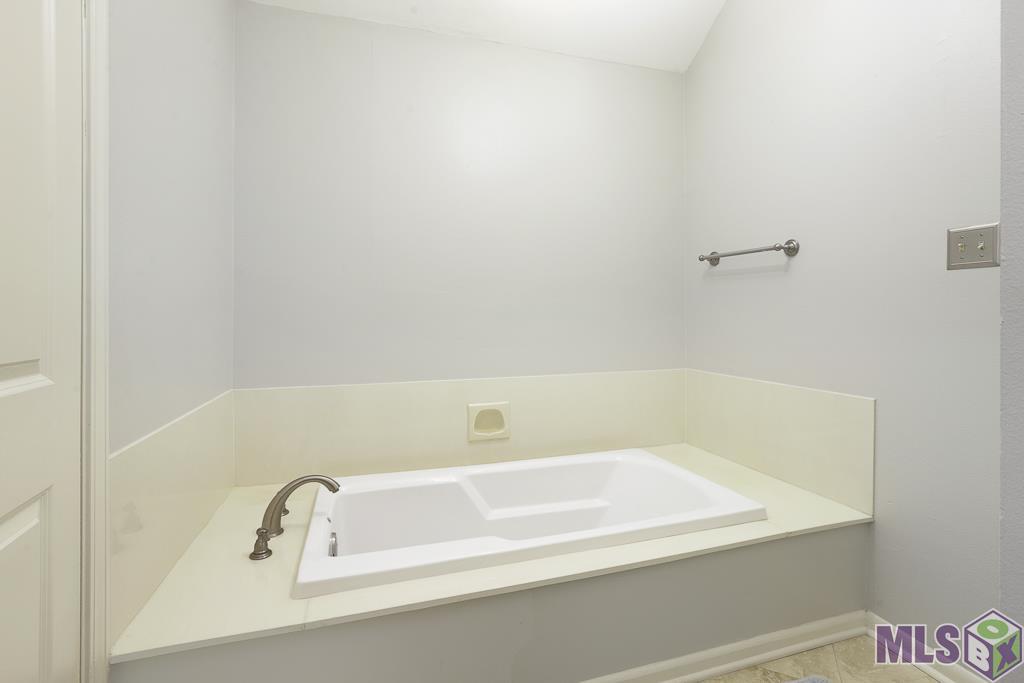 11941 Mirkwood Avenue Baton Rouge, LA 70810 - Photo 17 of 23