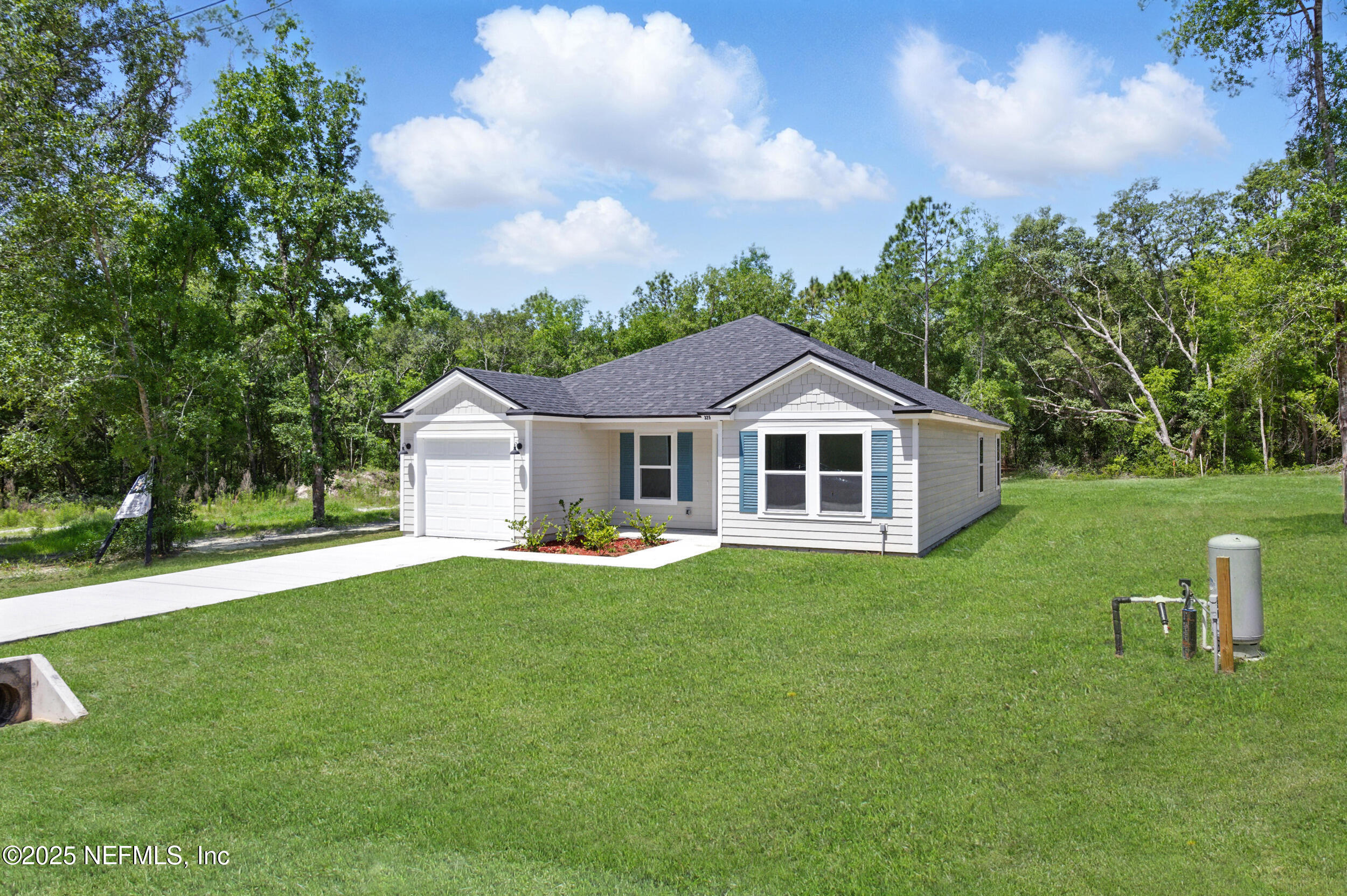 325 Rustic Road Satsuma, FL 32189 - Photo 4 of 22 325 rustic rd015
