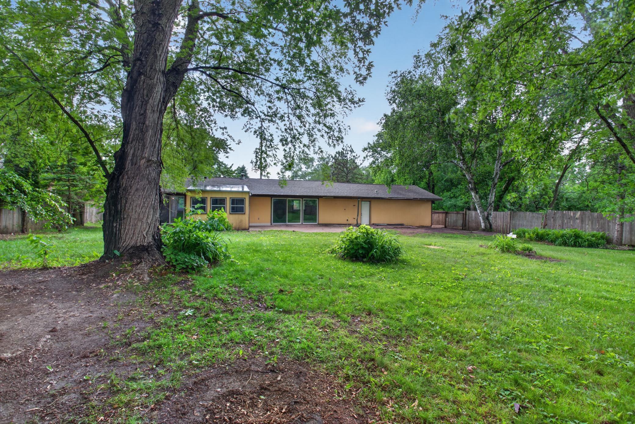 3921 Williston Road Minnetonka, MN 55345 - Photo 4 of 30
