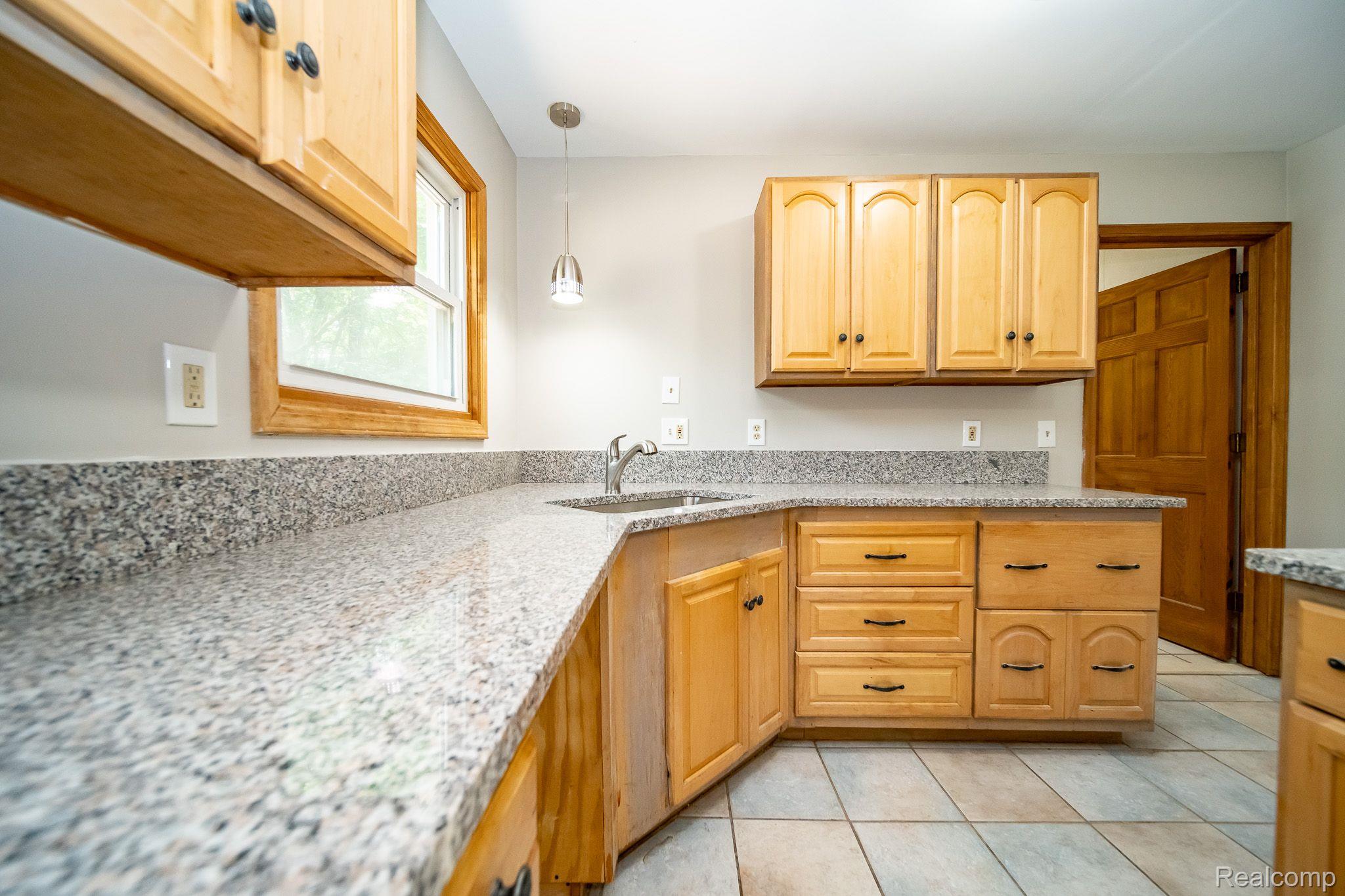 20954 Greenview Road Southfield, MI 48075 - Photo 15 of 55 Gallery Image 15