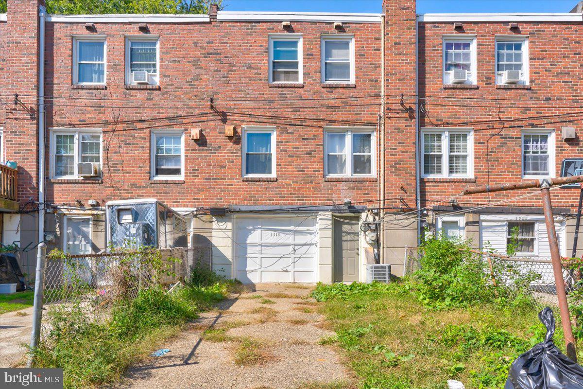 1313 Elson Road Brookhaven, PA 19015 - Photo 24 of 25 Private parking in the back