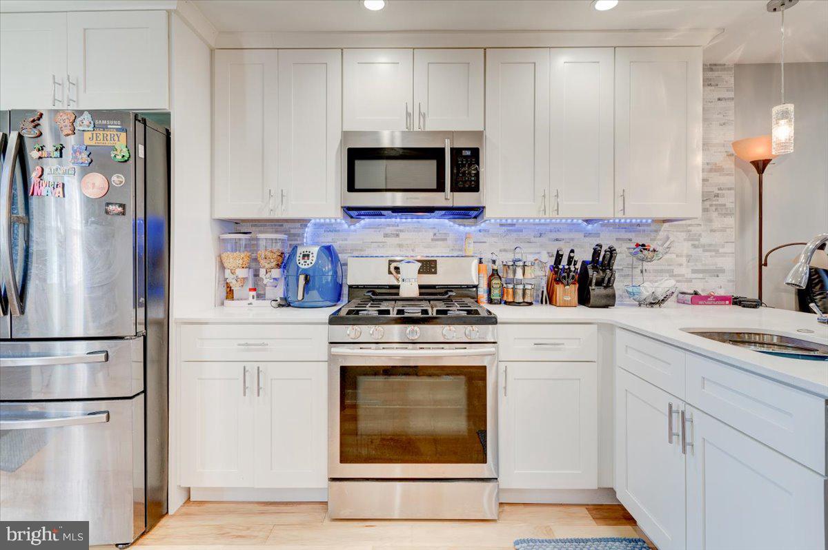 1313 Elson Road Brookhaven, PA 19015 - Photo 7 of 25 First floor open layout - kitchen area