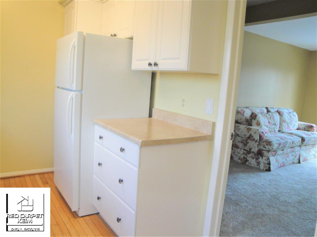 414 Baldwin Avenue Rochester, MI 48307 - Photo 4 of 19 50068345-3.JPG