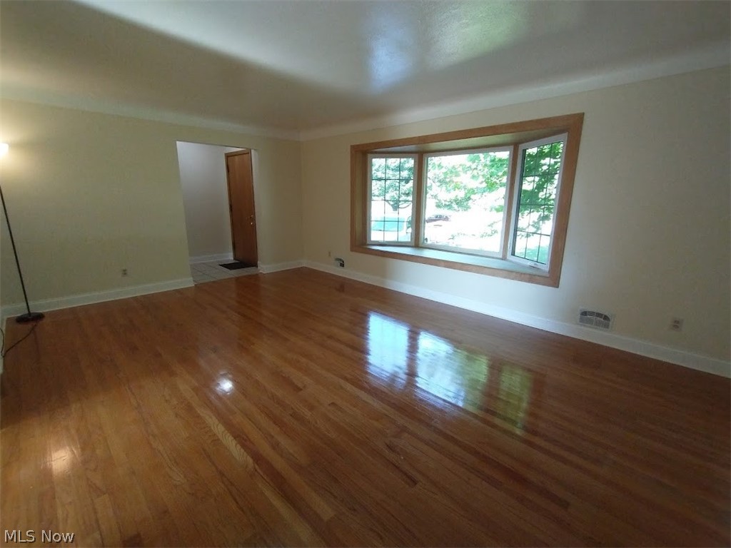 6620 York Road Parma Heights, OH 44130 - Photo 3 of 13 Living Room