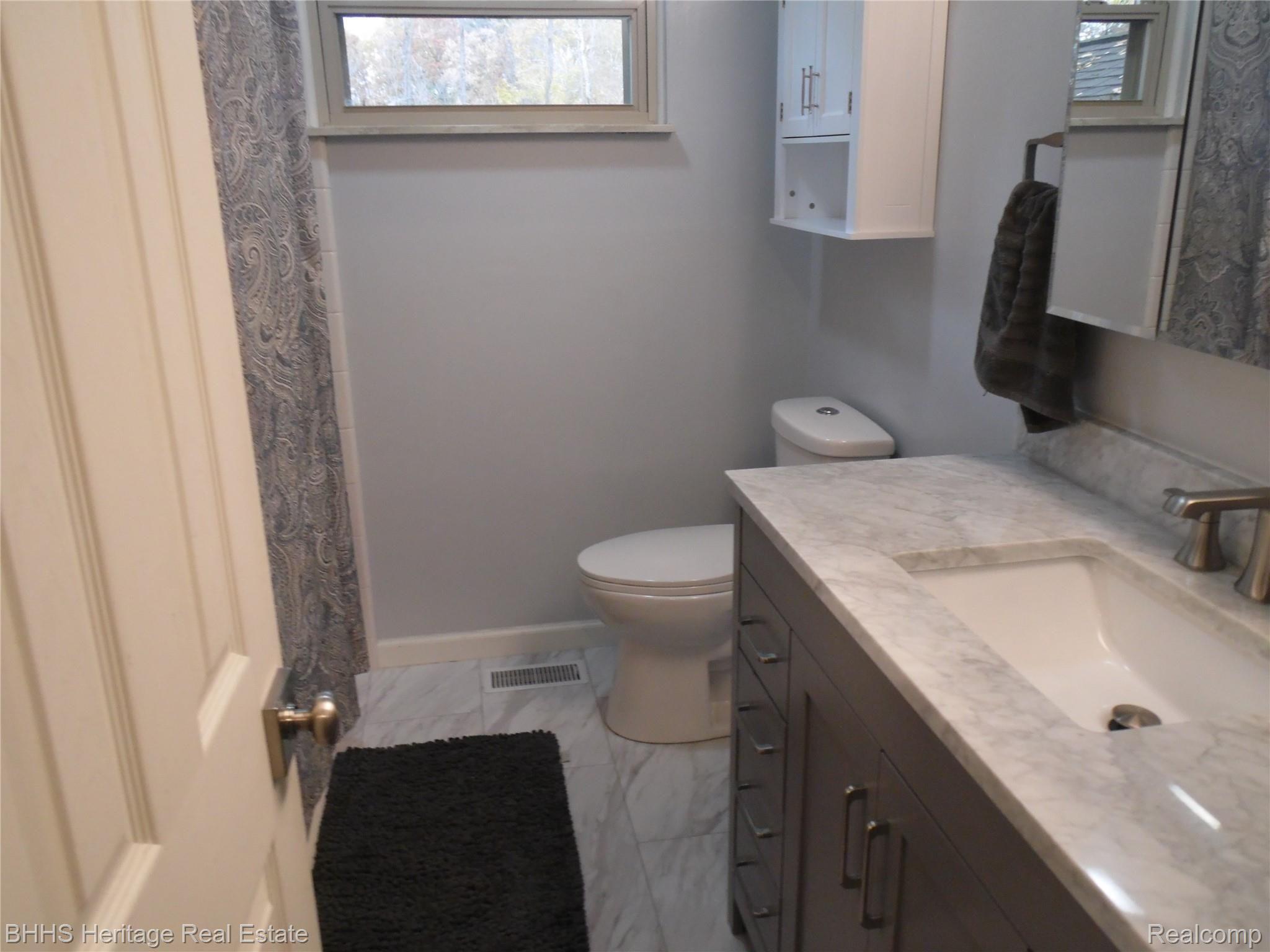5164 Winchester Pass Road Lapeer, MI 48446 - Photo 27 of 34 SAM_0627.JPG