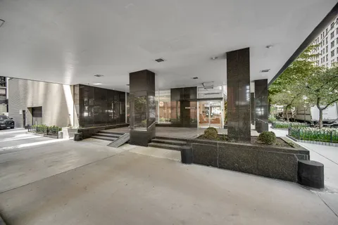 $239,900 | 850 North Dewitt Place, Unit 17H, Chicago, IL 60611