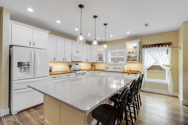 1310 Lark Road Newport, TN 37821 - Photo 10 of 60 Extra large kitchen island