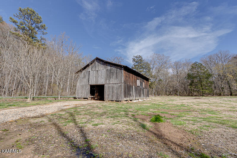 1310 Lark Road Newport, TN 37821 - Photo 45 of 60 Barn