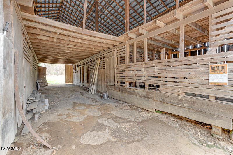 1310 Lark Road Newport, TN 37821 - Photo 48 of 60 Barn