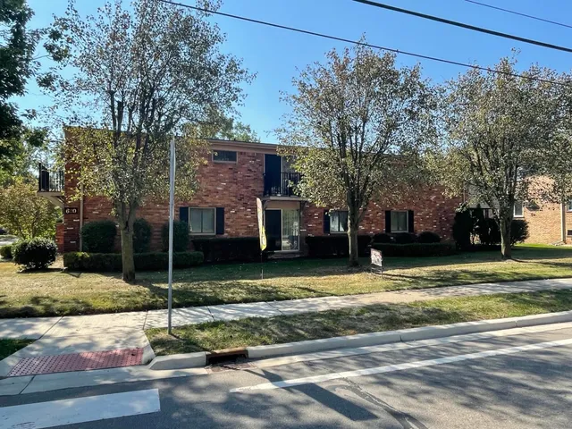 $1,395 | 620 East Lincoln Avenue, Unit 8, Royal Oak, MI 48067