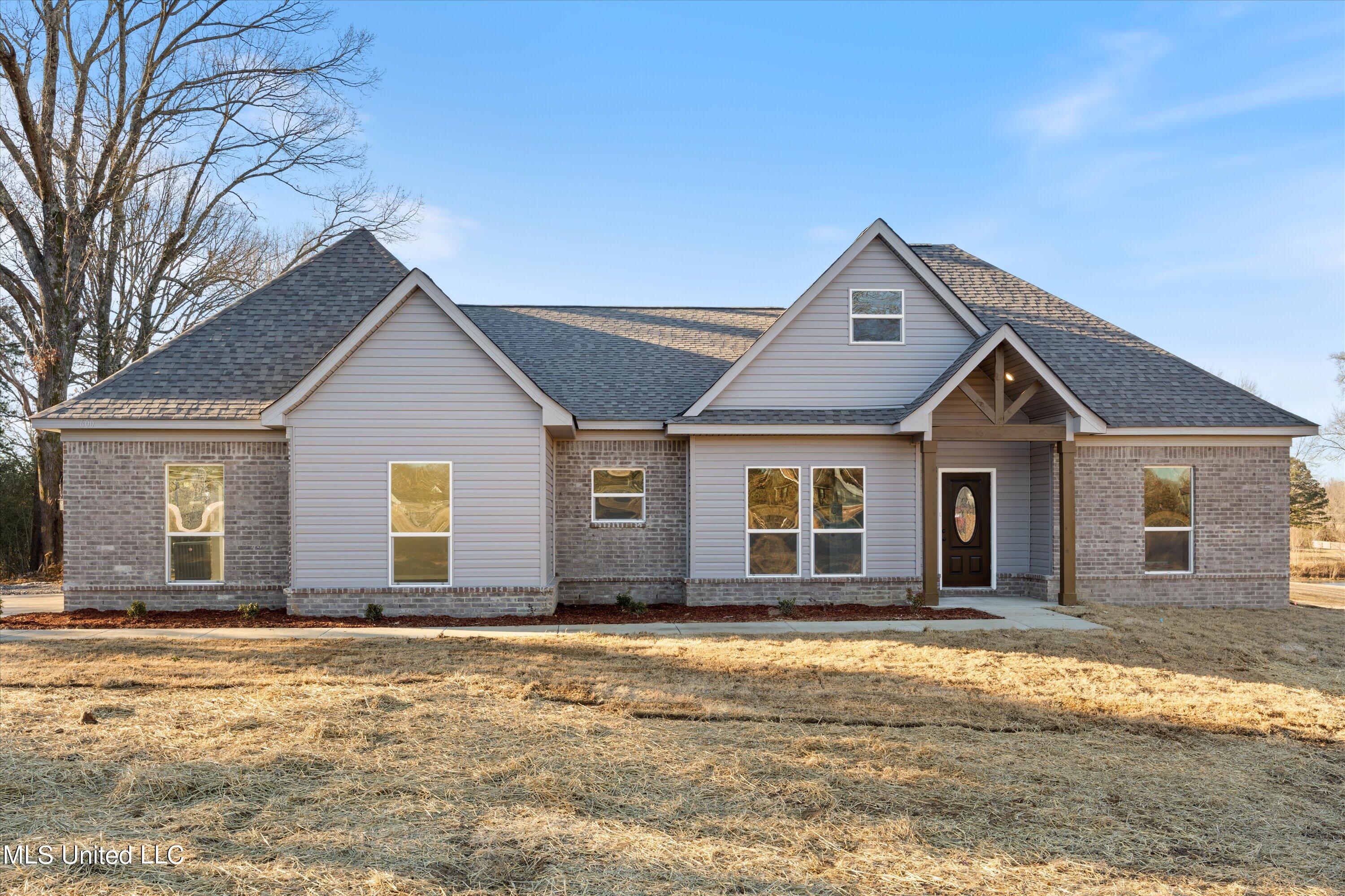 2075 Wakefield Road Coldwater, MS 38618 - Photo 1 of 12 01-IMG_0365