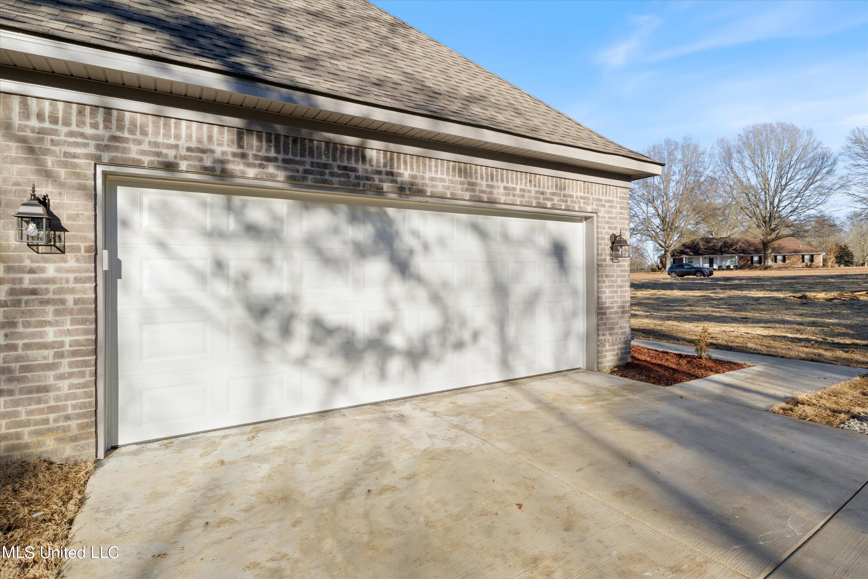 2075 Wakefield Road Coldwater, MS 38618 - Photo 2 of 12 02-IMG_0368