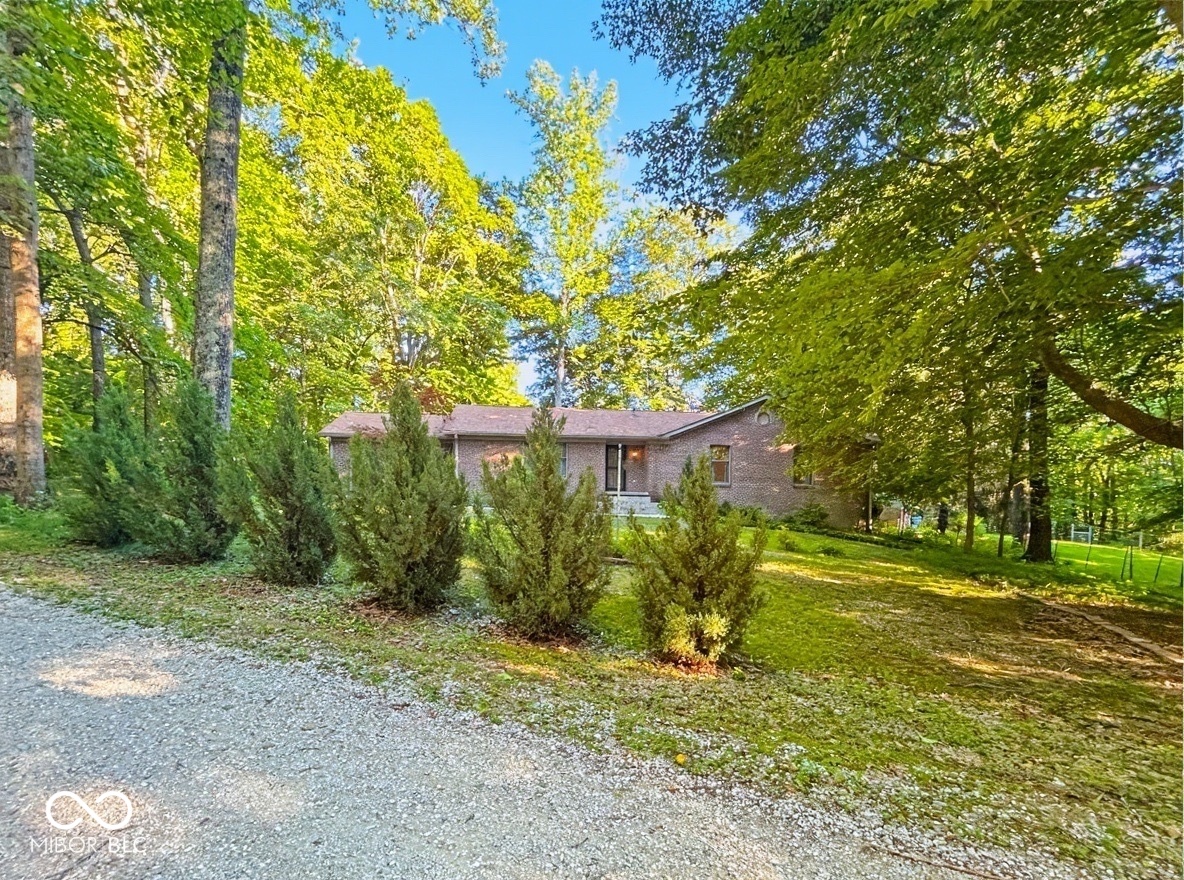1492 Ranch Trail Martinsville, IN 46151 - Photo 8 of 63