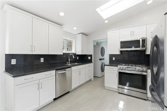 $1,325,000 | 1824 Iroquois Avenue, Long Beach, CA 90815