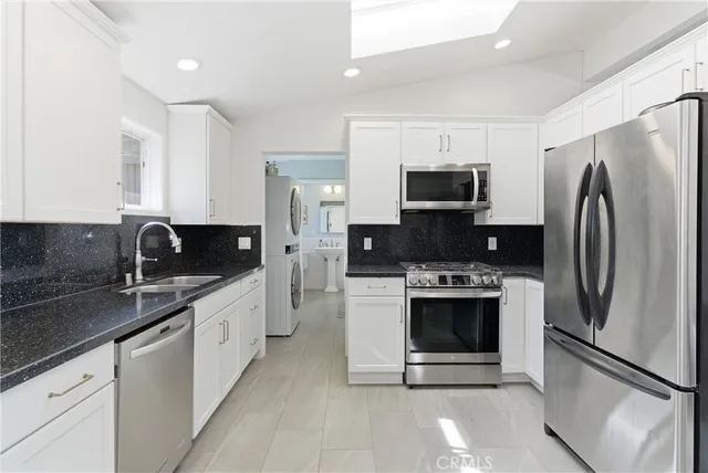 $1,325,000 | 1824 Iroquois Avenue, Long Beach, CA 90815