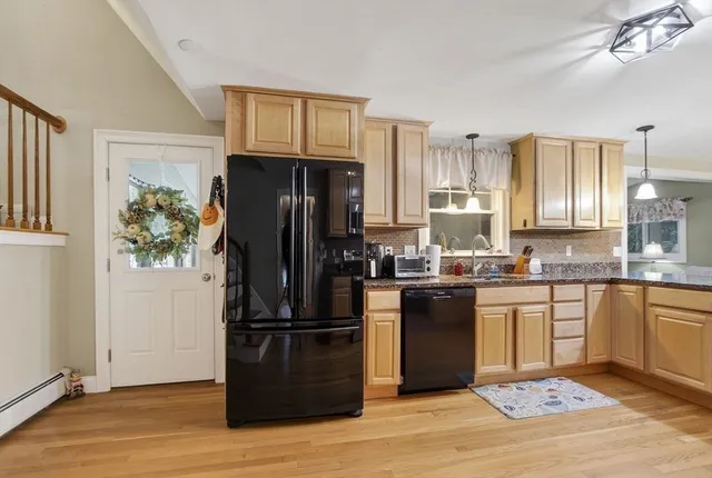 $825,000 | 137 Hill Road, Groton, MA 01450