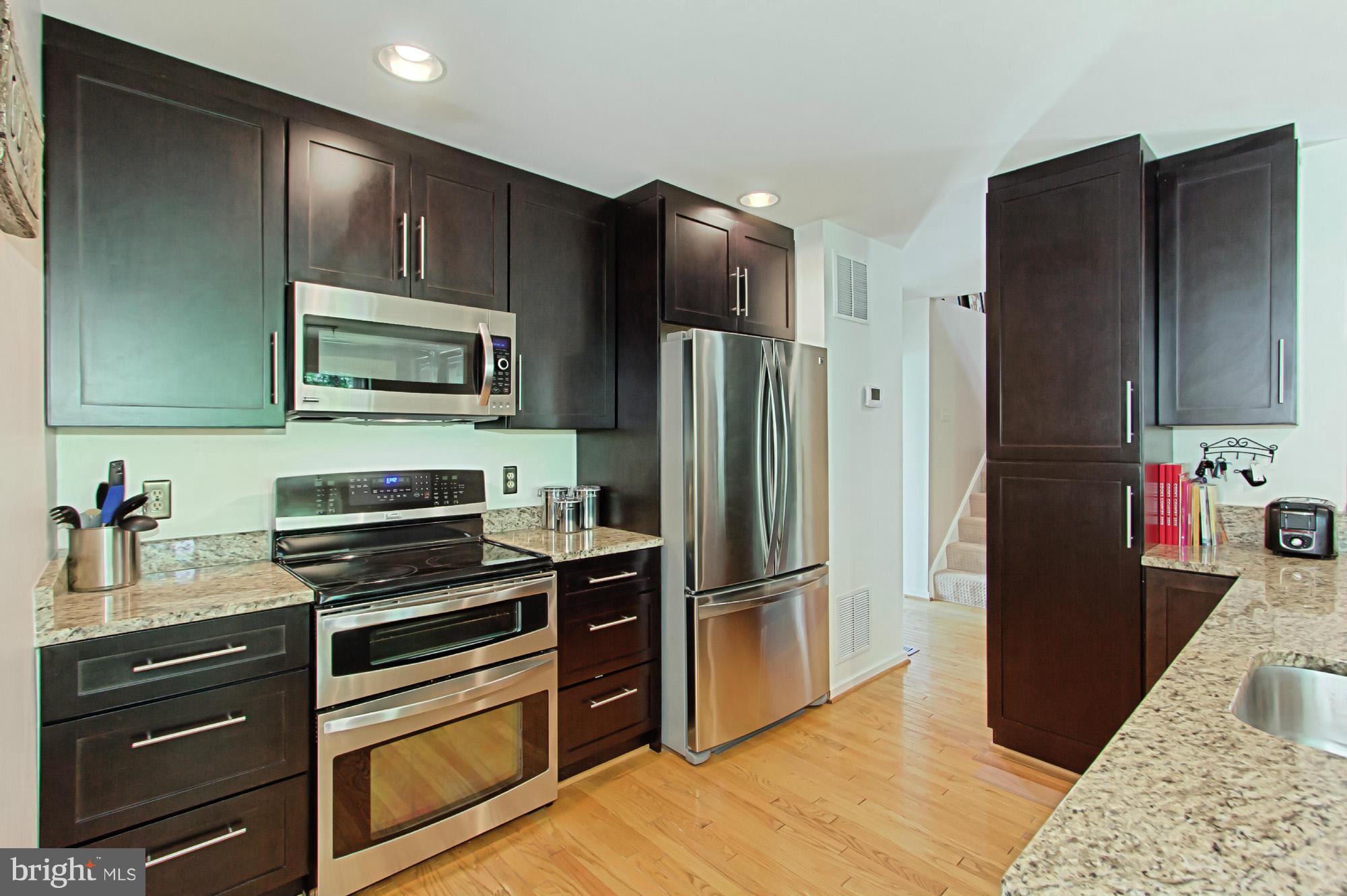 1681 Cedar Hollow Way Reston, VA 20194 - Photo 10 of 30 Kitchen