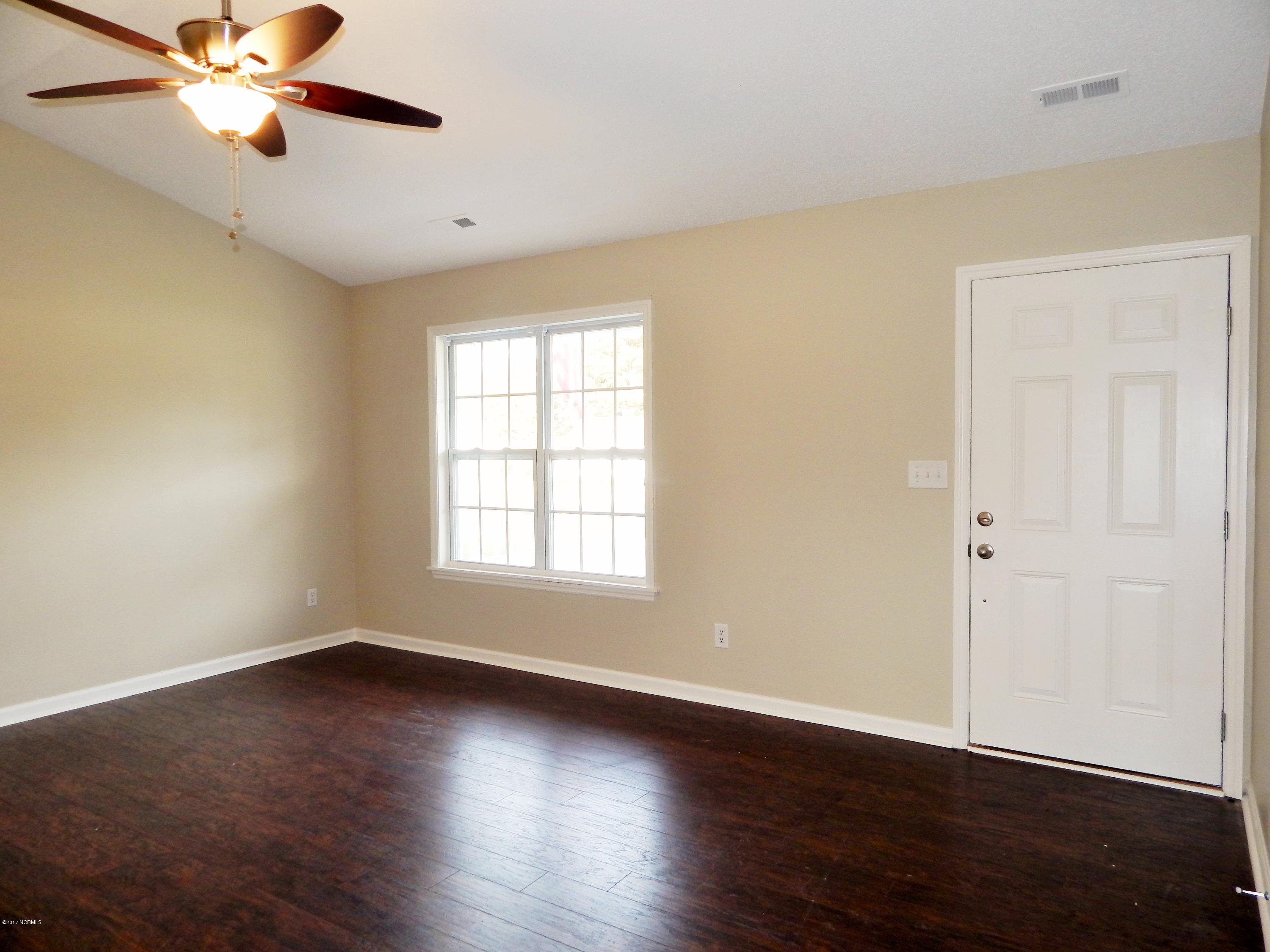 116 Meadow Farms Road Richlands, NC 28574 - Photo 4 of 27 DSCN3819